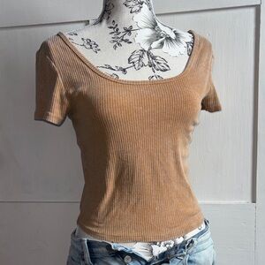 Wild Fable Tan Ribbed Short Sleeve Top Scoop Neck Size Large L Juniors